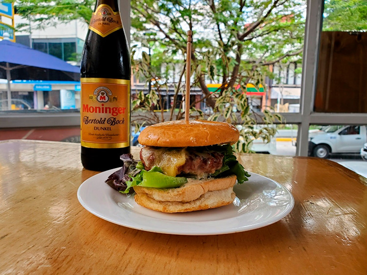hamburguesas estilo Europeo