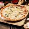 Pizza de cuatro quesos